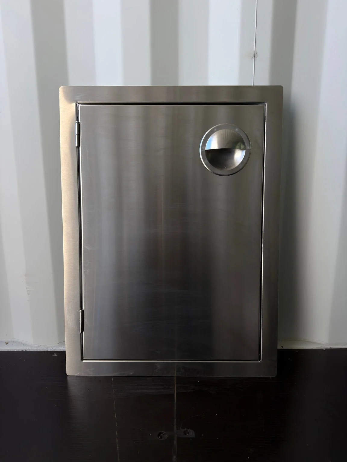 OCI 17" x 24" Professional Series Stainless Steel Vertical Access Door - OCI-14x20ASD-V-OB