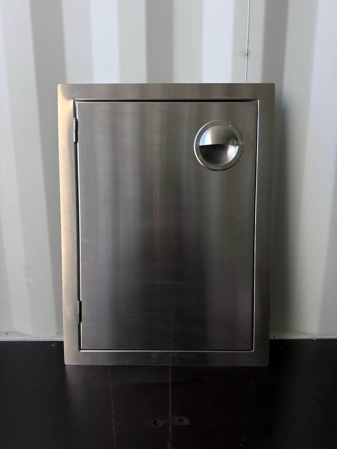 OCI 17" x 24" Professional Series Stainless Steel Vertical Access Door - OCI-14x20ASD-V-OB